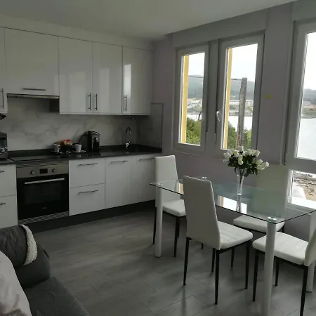 Apartman Apartamentos Varadero En Praia Da Vina En Corcubion *