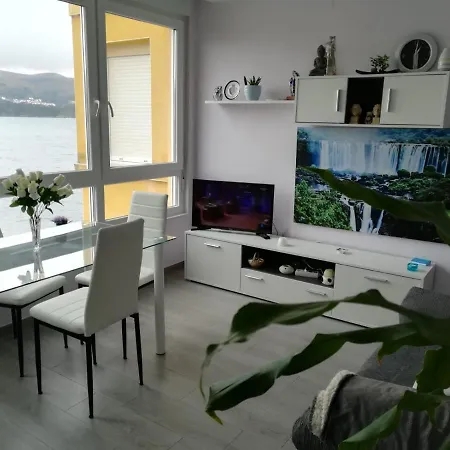 Apartamentos Varadero En Praia Da Vina En Corcubion Apartman *